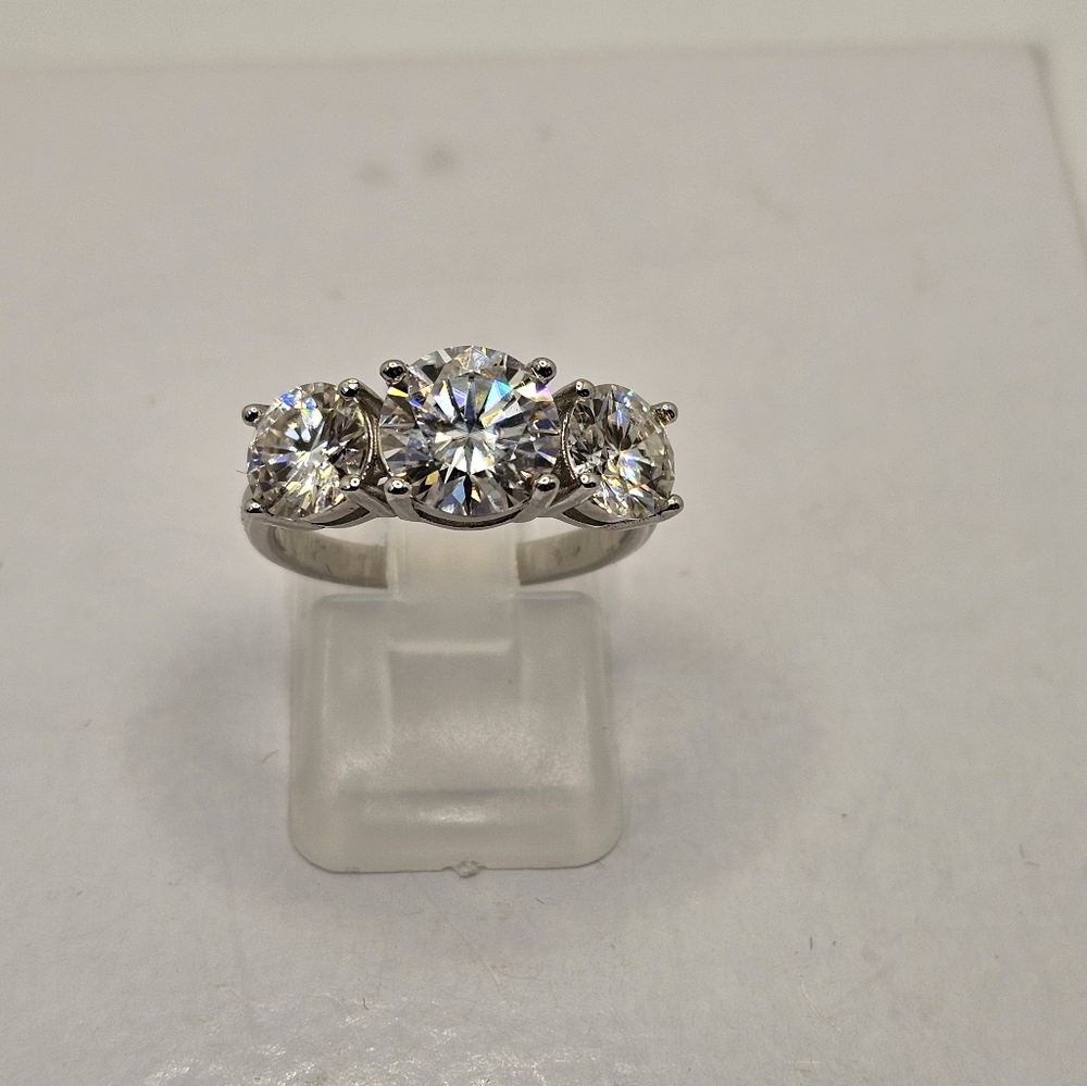 Genuine 4 Carat Moissanite 18k White Gold over Sterling Silver Ring Sz 6 ✨️ - Picture 10 of 11